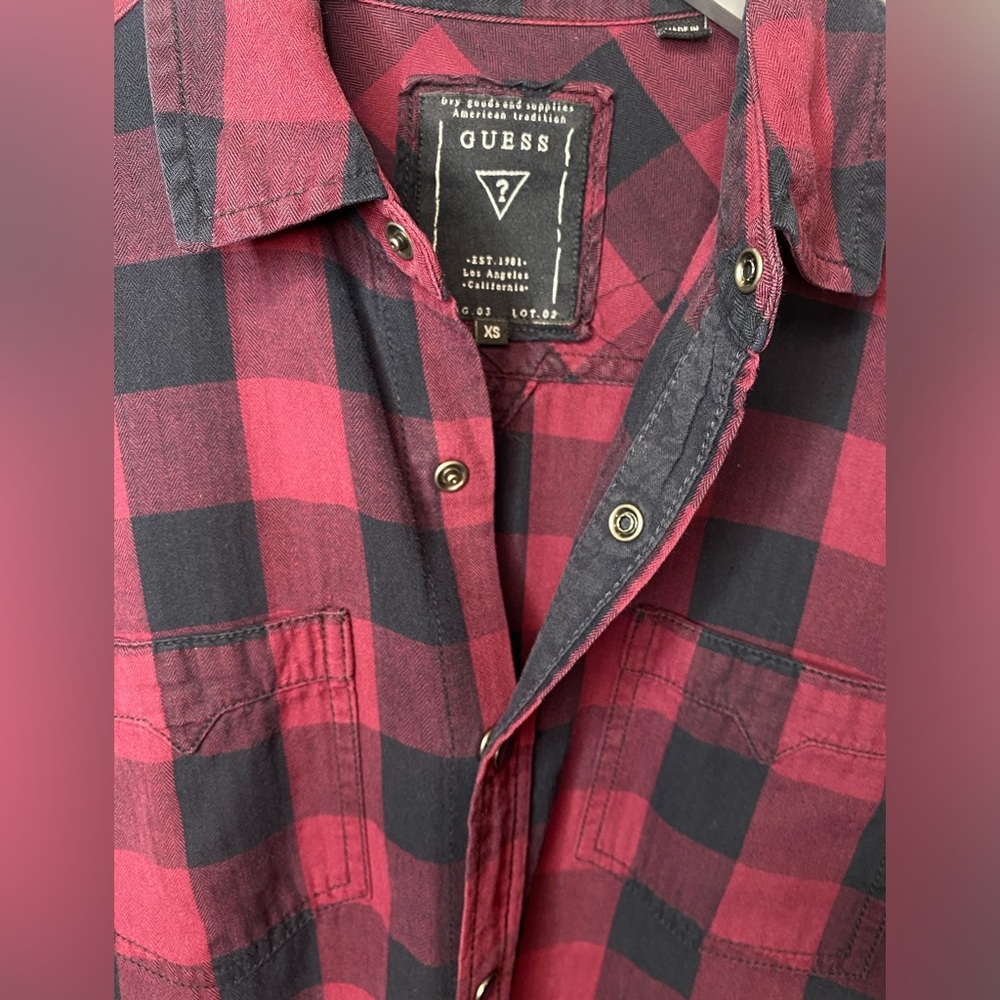 Guess Checkered Button Down. - Picture 8 of 8